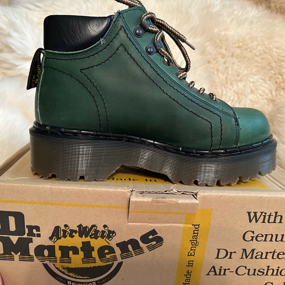 Like new 90’s Dr. Marten ankle boots - Picture 9 of 11